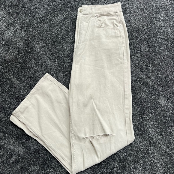 Light taupe straight leg high waisted jeans with slit in knees - Picture 1 of 8